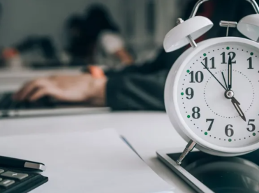 Boletín número 306: Reducción de la jornada laboral en México y aumento de las horas extras.